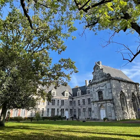 1 Ferme Du Chateau 公寓 *